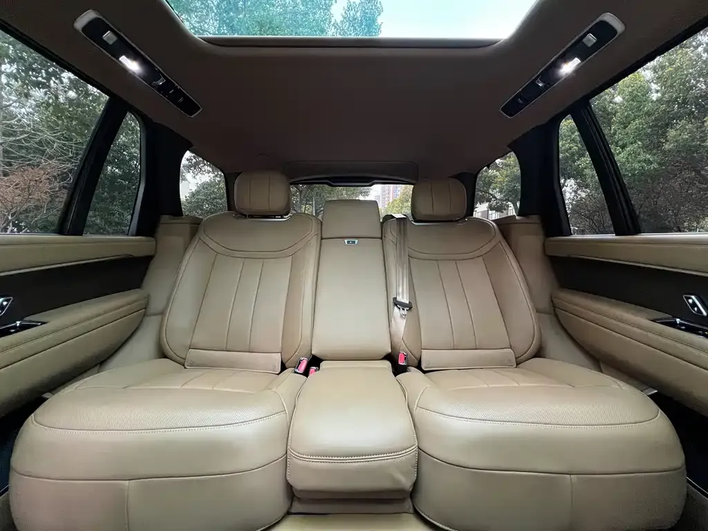 Land Rover Range Rover 2024 из CN, фото 2