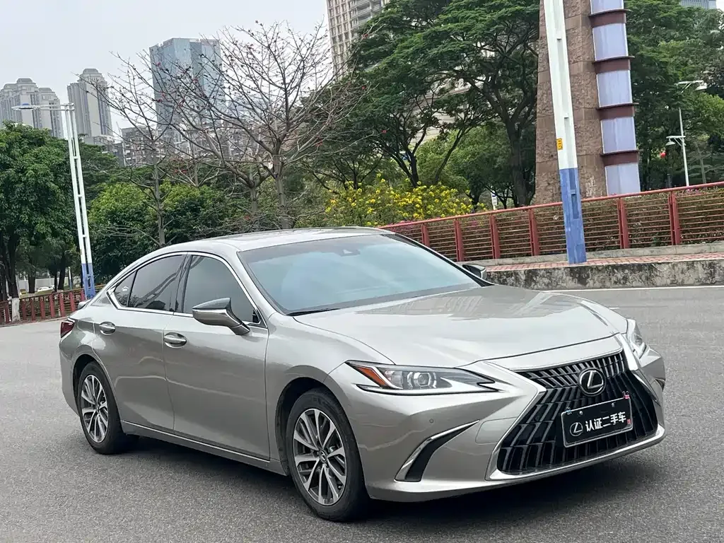 Lexus ES — фото 9