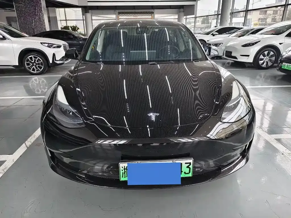 Tesla Model 3 — фото 3