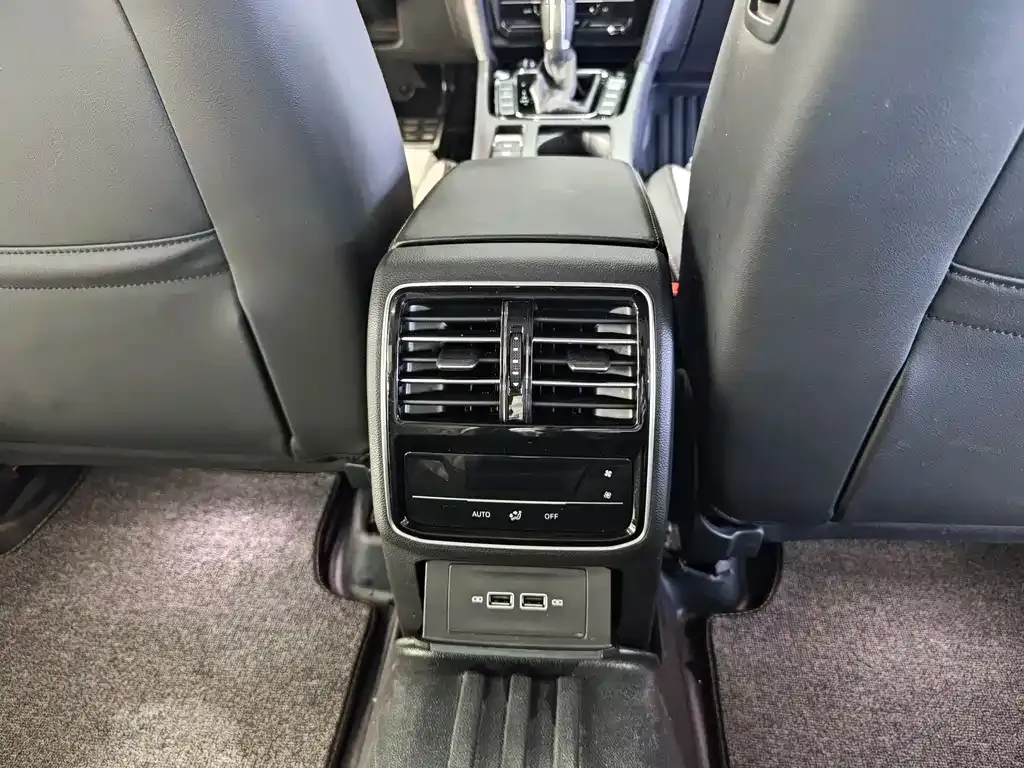 Volkswagen Magotan 2023 из CN, фото 10