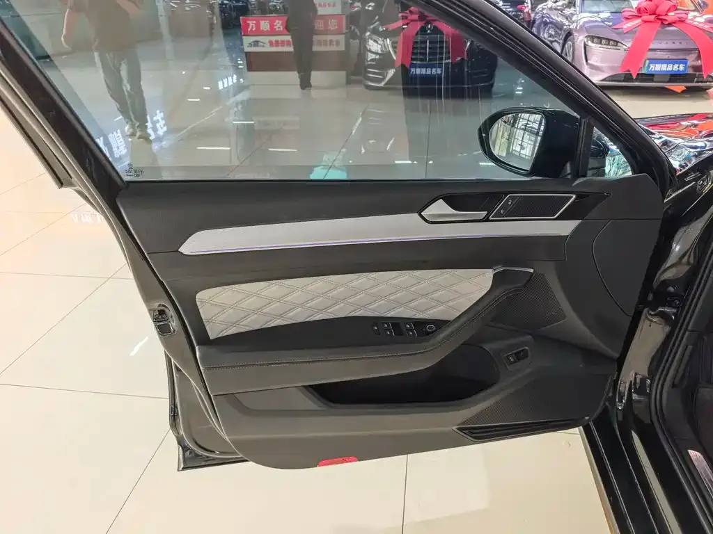 Volkswagen Magotan 2023 из CN, фото 2