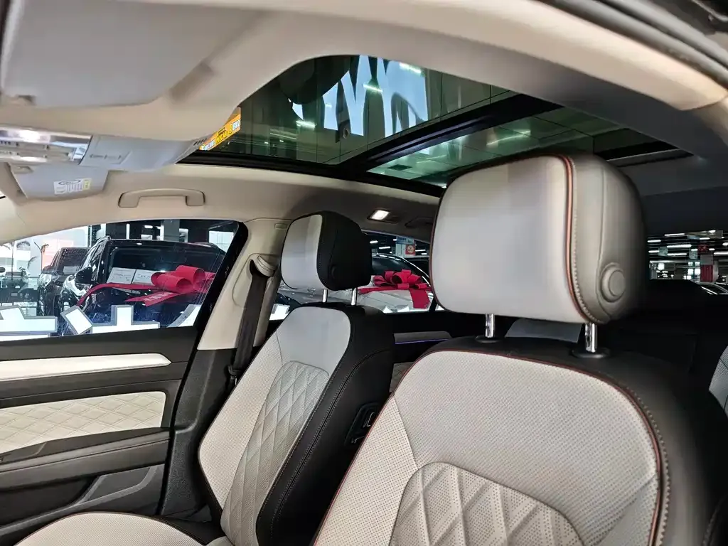 Volkswagen Magotan 2023 из CN, фото 6