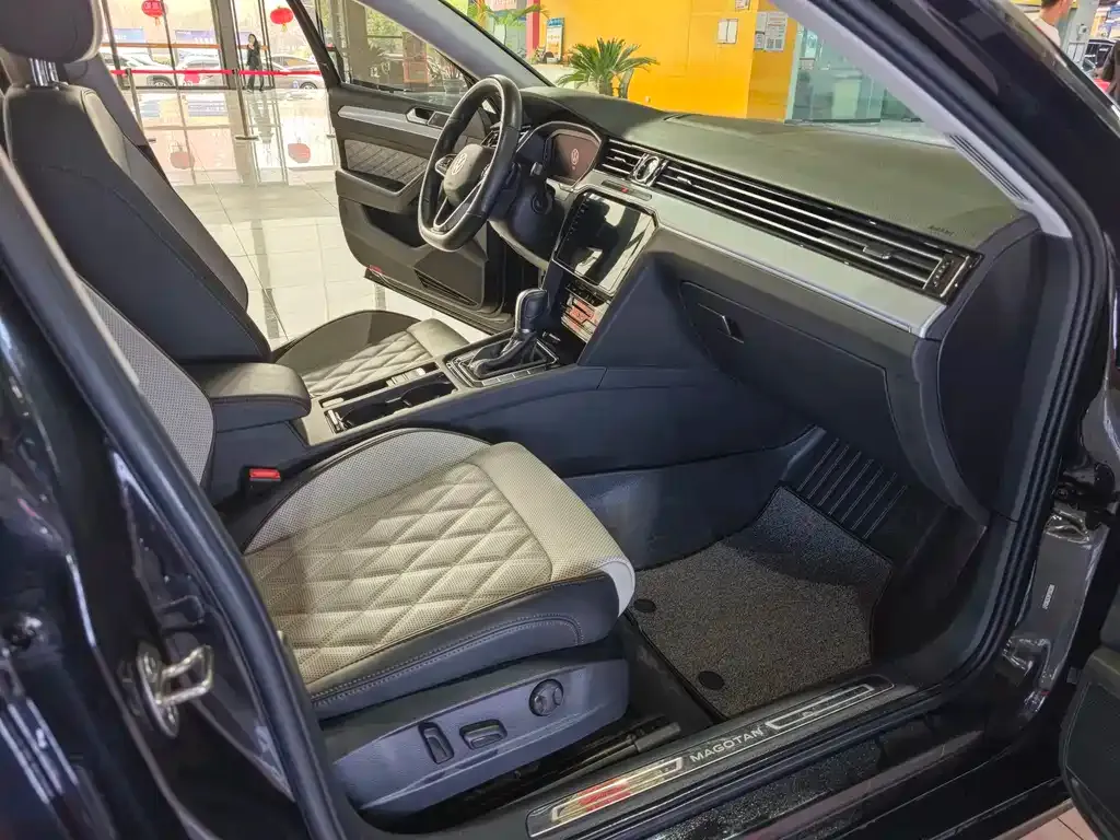Volkswagen Magotan 2023 из CN, фото 8