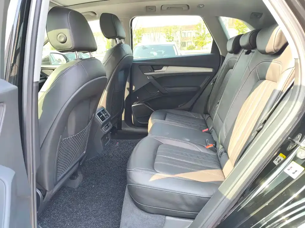 Audi Q5L 2021 из CN, фото 2