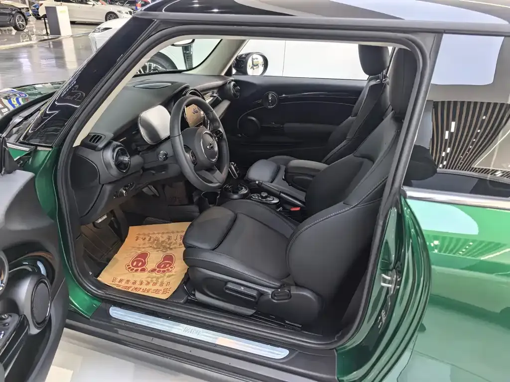 MINI Cooper (3-door) 2024 из CN, фото 8