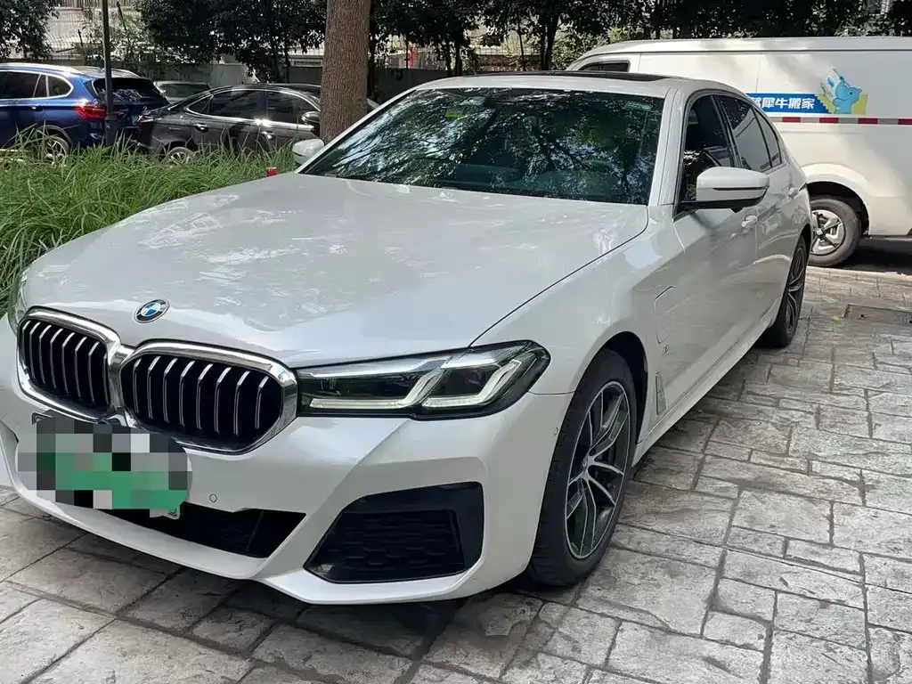 BMW 5 Series New Energy — фото 1