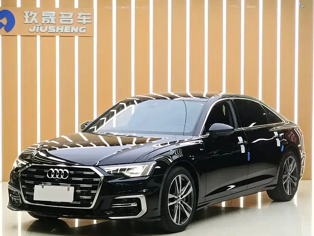 Audi A6L — фото 1