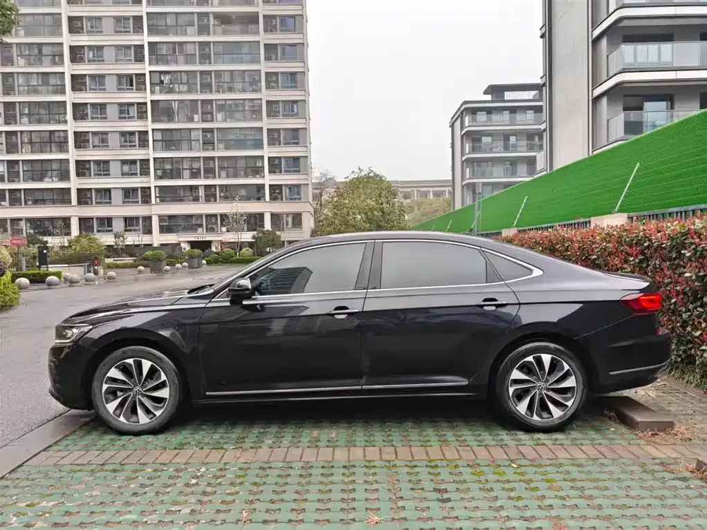 Volkswagen Passat — фото 5