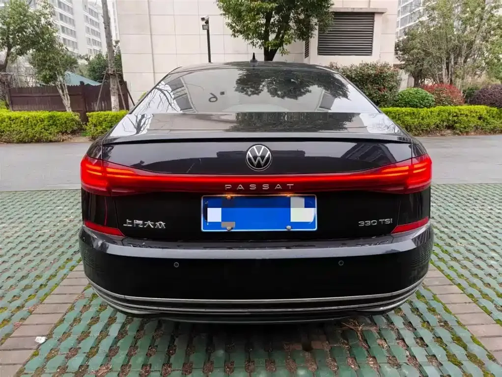 Volkswagen Passat — фото 10