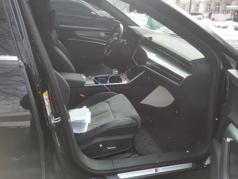 Audi A6L 2023 из CN, фото 3