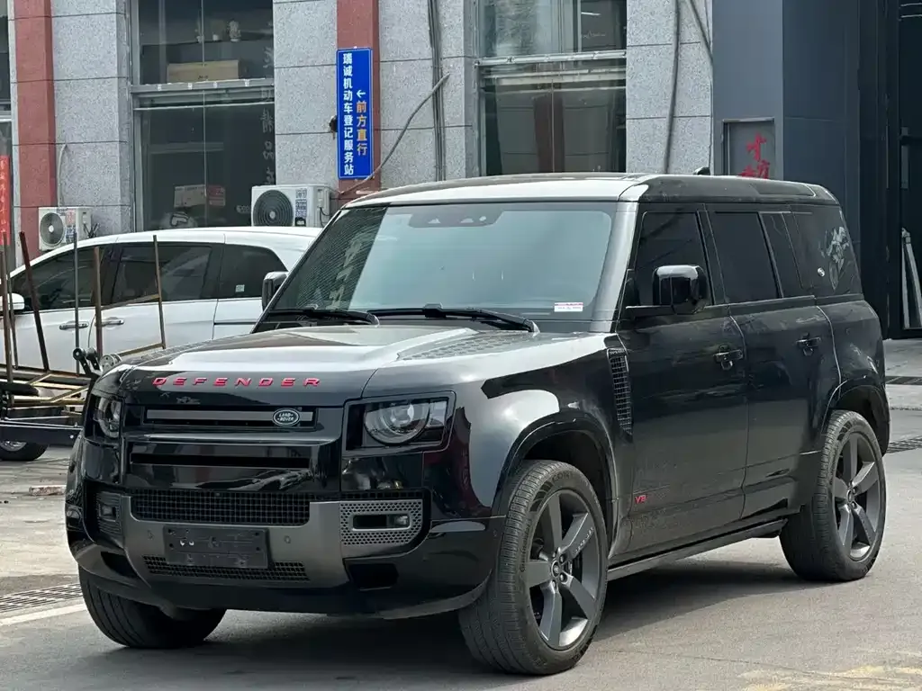 Land Rover Defender — фото 1