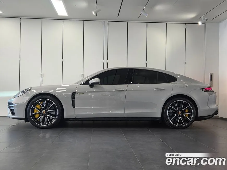Porsche Panamera 2023 из KR, фото 8