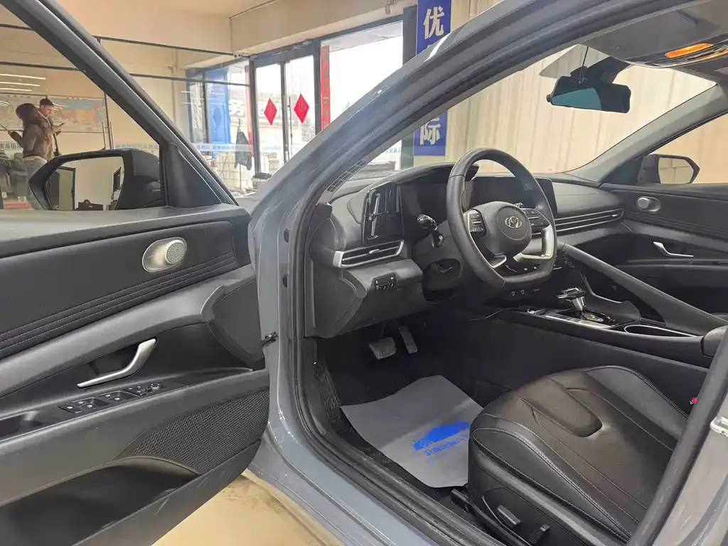 Hyundai Elantra 2022 из CN, фото 10