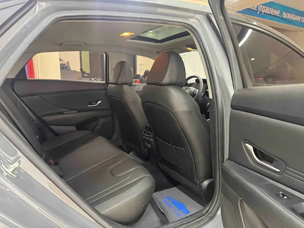 Hyundai Elantra 2022 из CN, фото 8