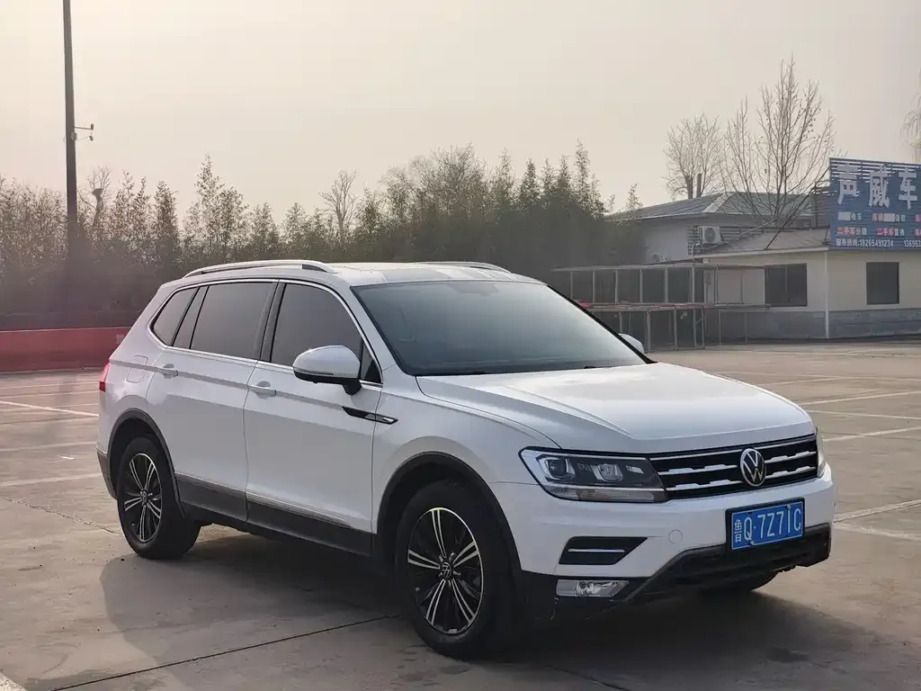 Volkswagen Tiguan L — фото 2