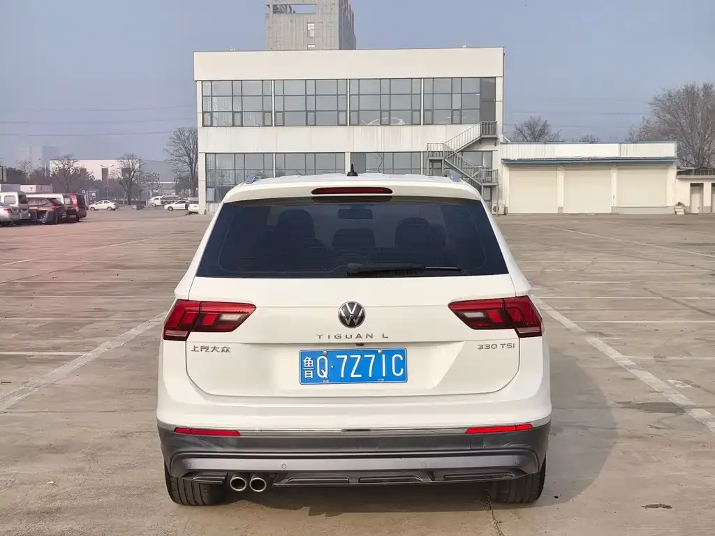 Volkswagen Tiguan L — фото 10