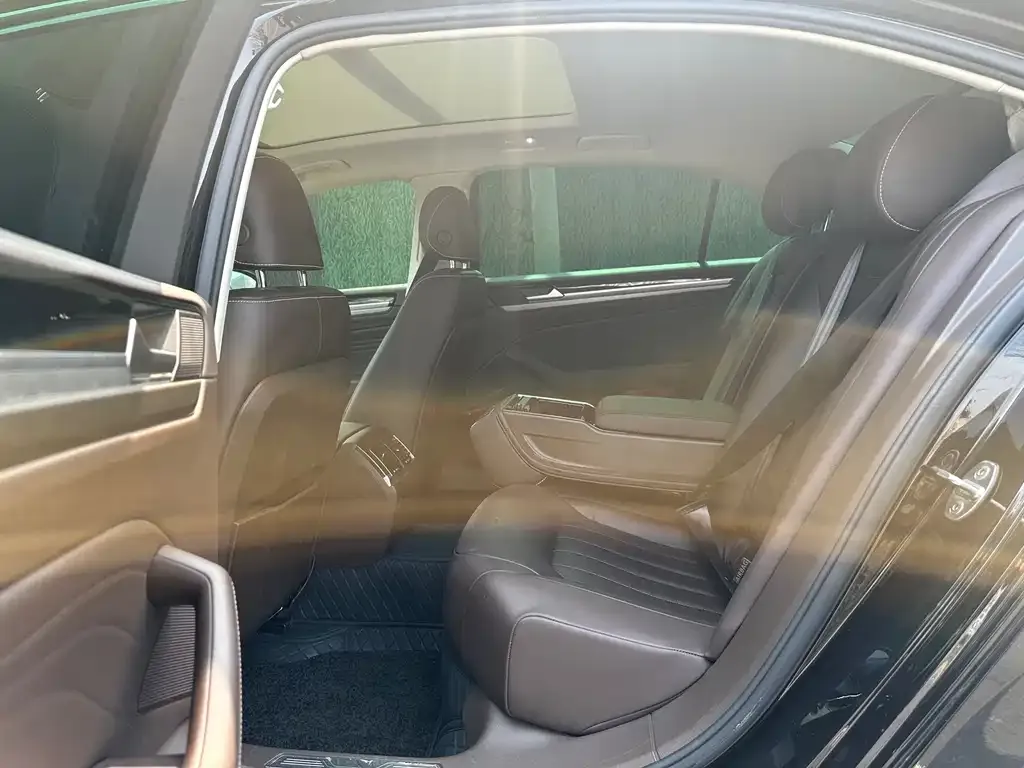 Volkswagen Phideon — фото 2