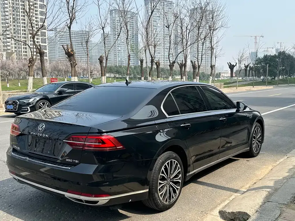 Volkswagen Phideon — фото 9