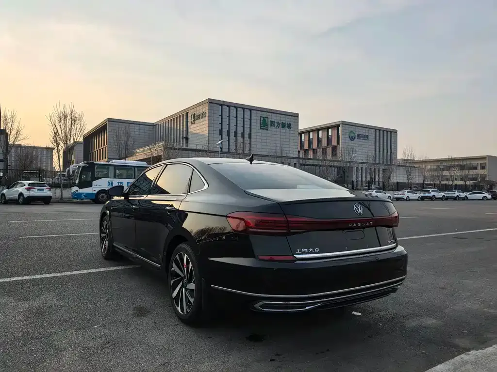Volkswagen Passat — фото 9
