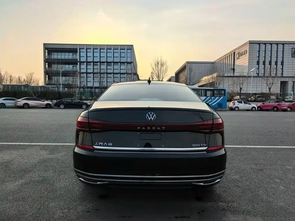 Volkswagen Passat — фото 6