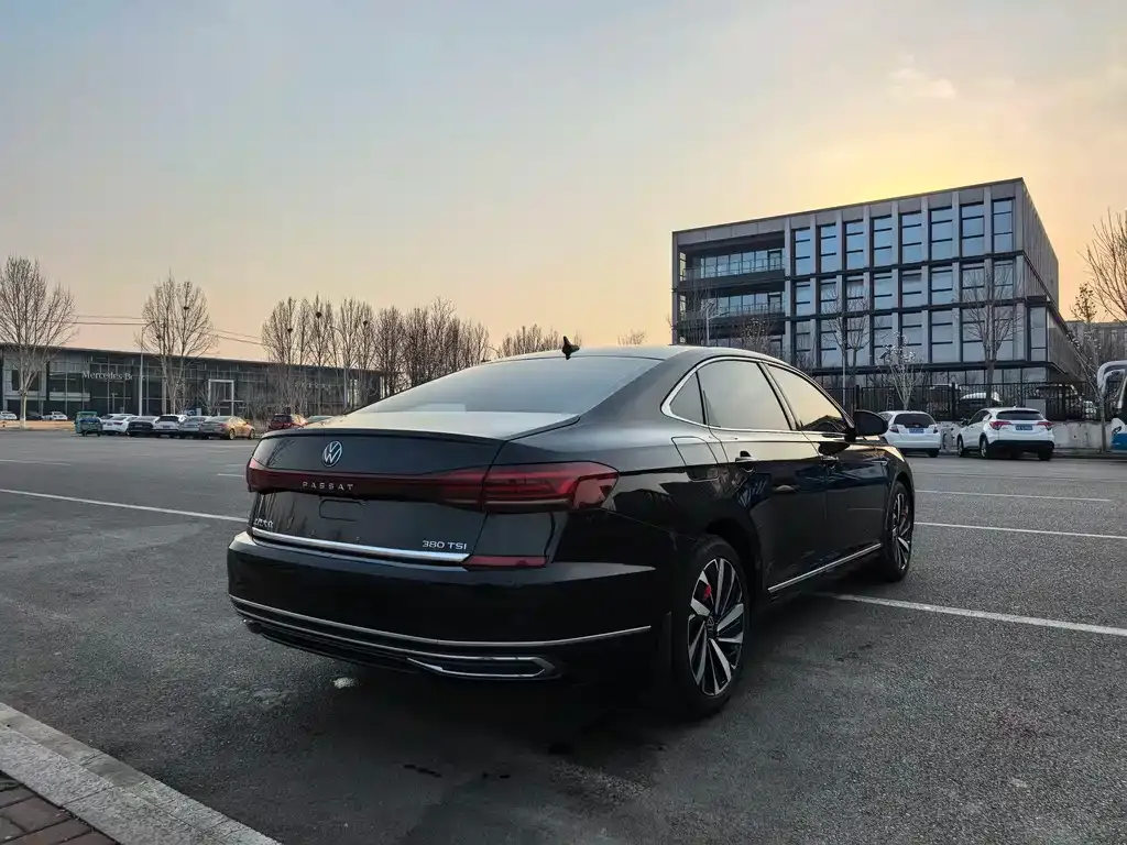 Volkswagen Passat — фото 5