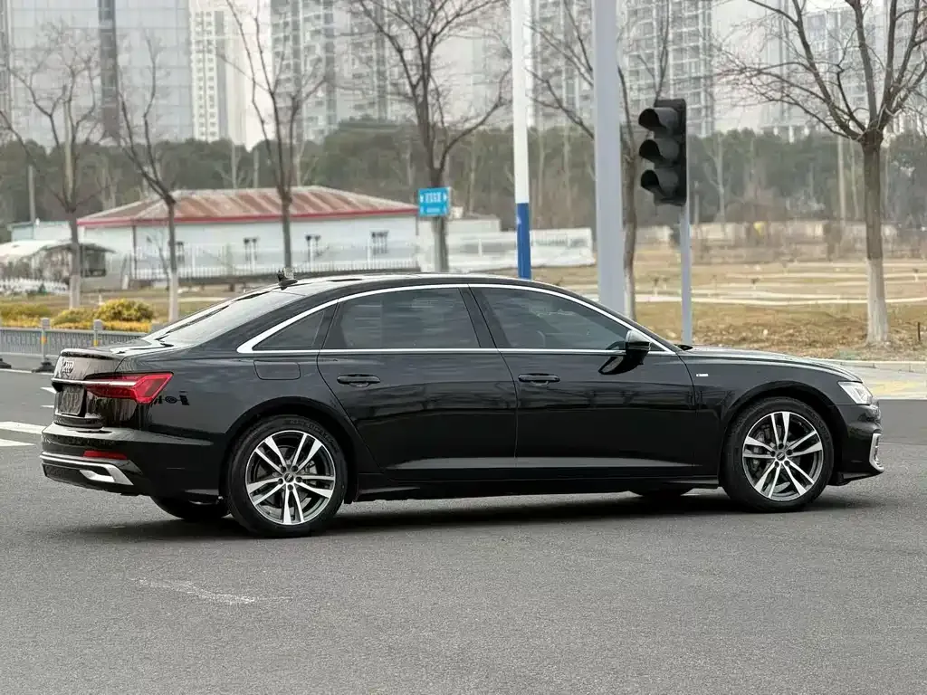 Audi A6L — фото 5