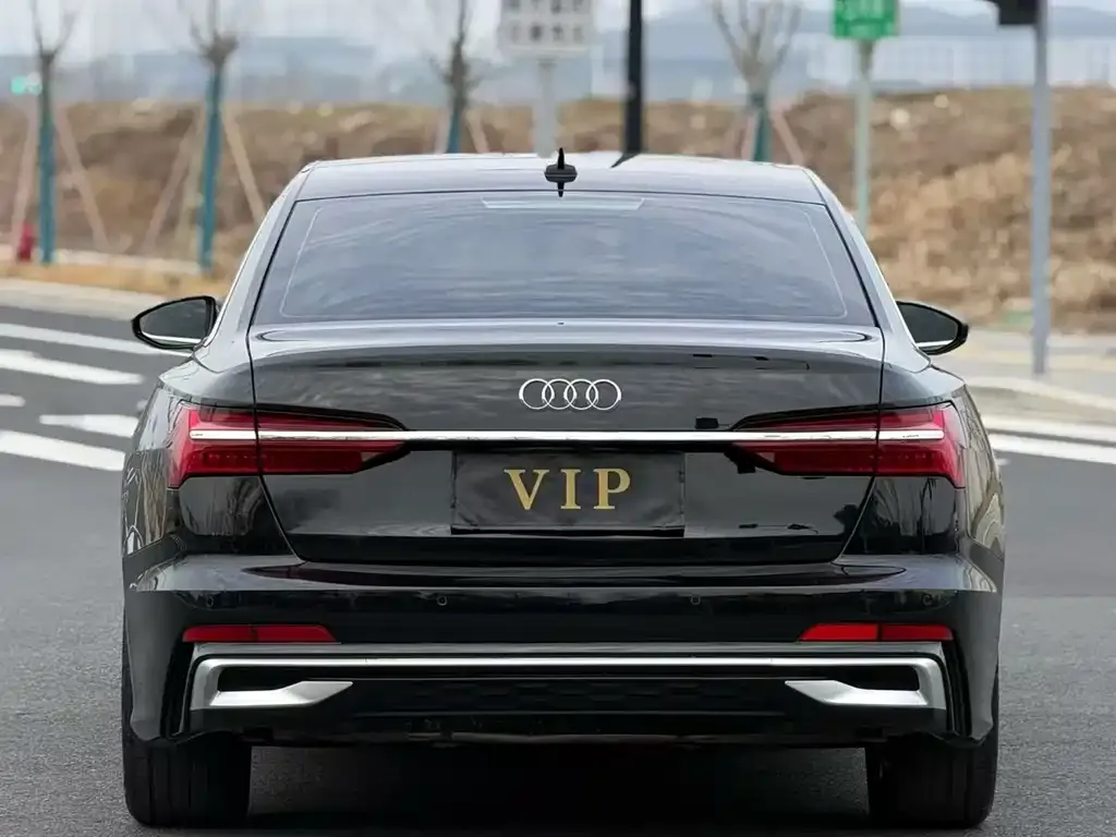 Audi A6L — фото 9