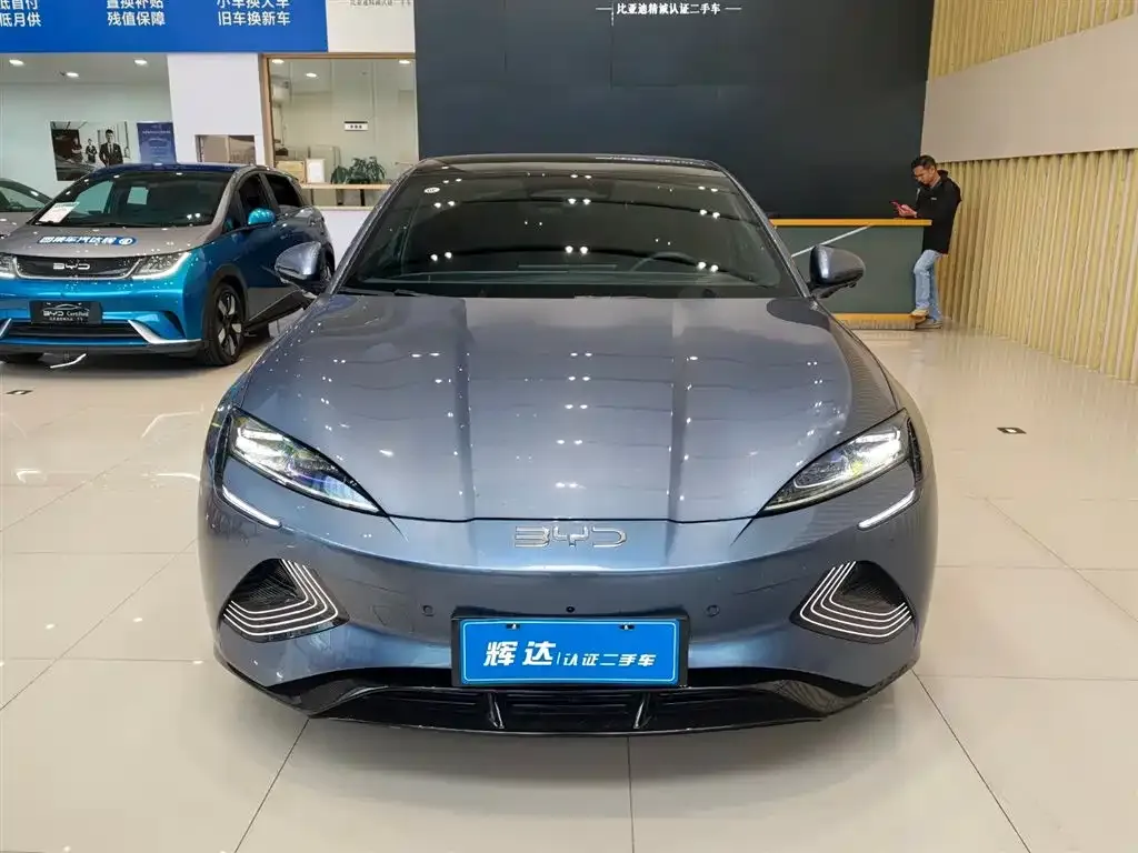BYD Seal — фото 10