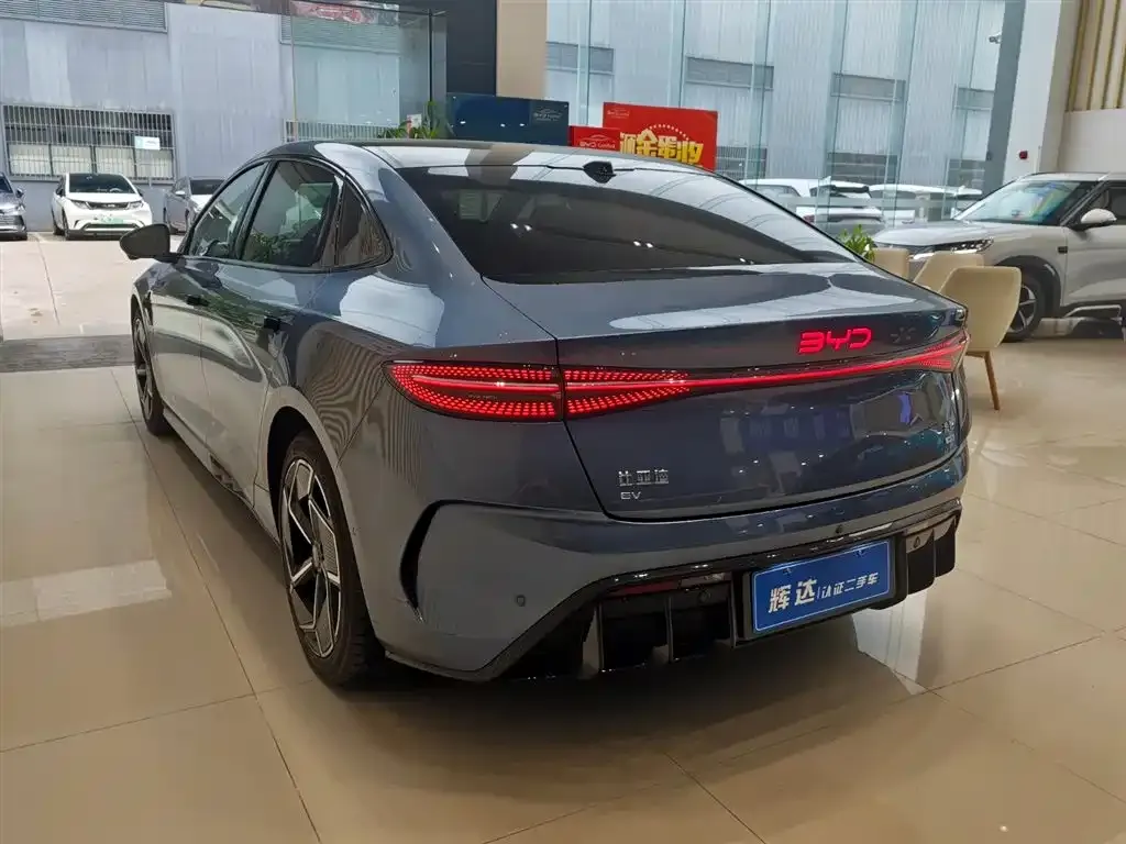 BYD Seal — фото 3