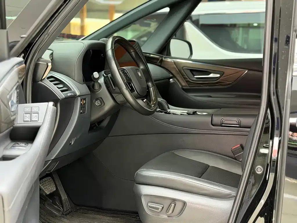 Toyota Vellfire — фото 9