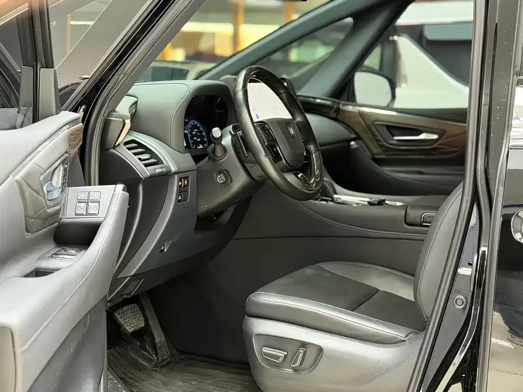 Toyota Vellfire — фото 10