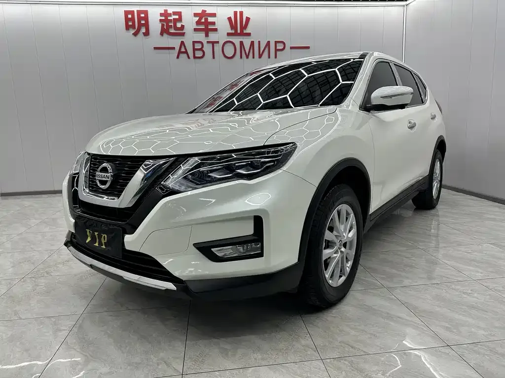 Nissan X-Trail — фото 1