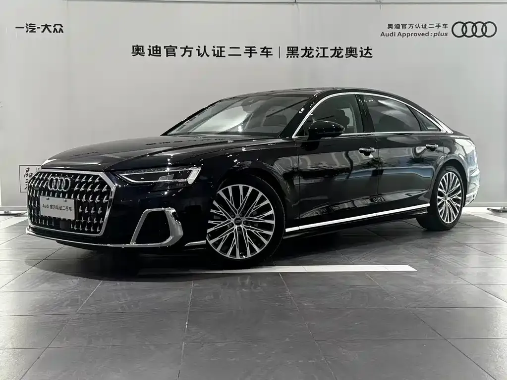 Audi A8 — фото 1