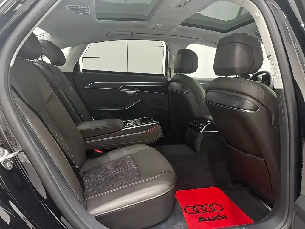 Audi A8 — фото 6