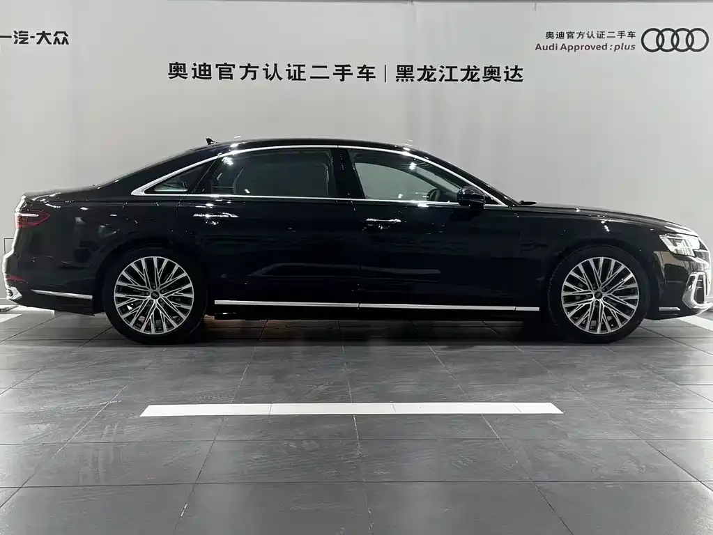 Audi A8 — фото 4