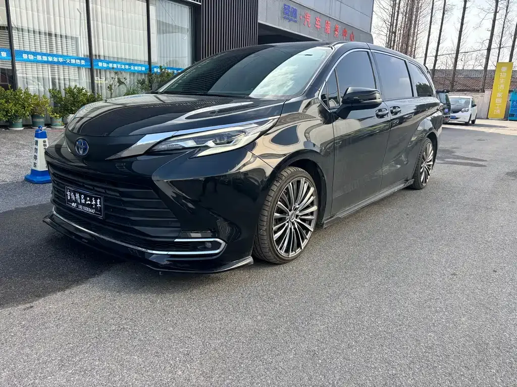 Toyota Sienna 2023 из CN, фото 5