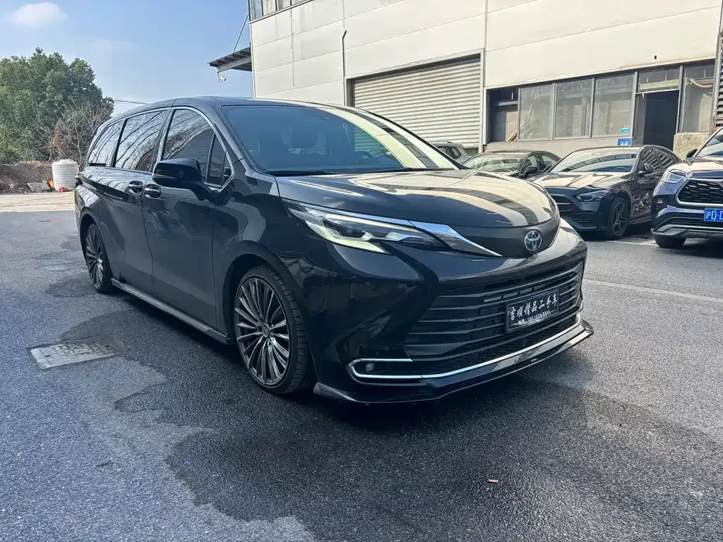 Toyota Sienna 2023 из CN, фото 9