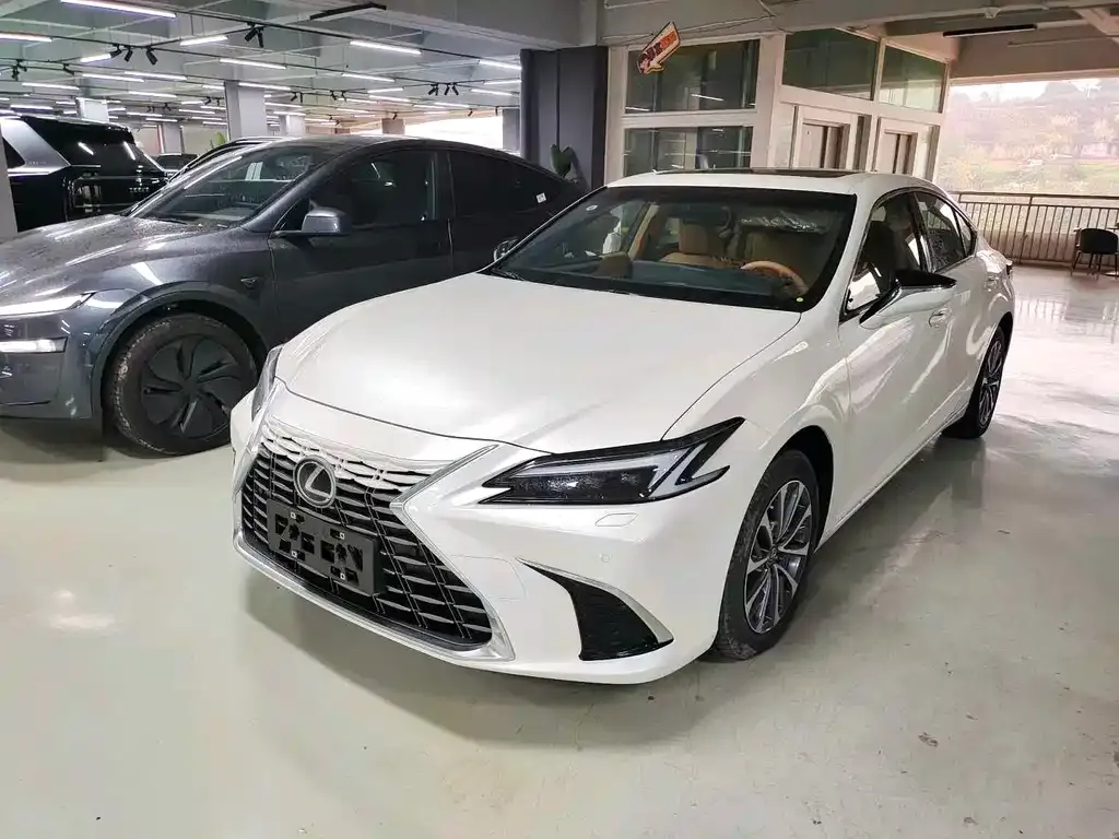 Lexus ES 2026 из CN, фото 1