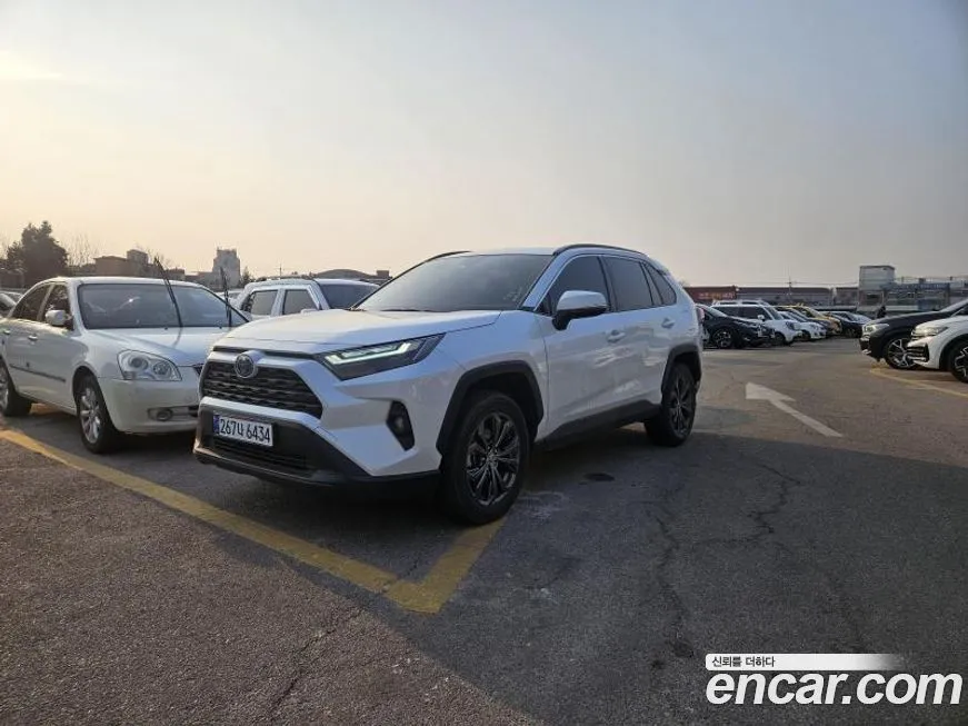 Toyota RAV4 — фото 10