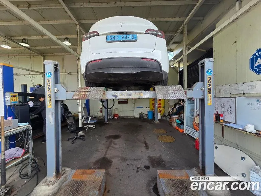 Tesla Model Y 2024 из KR, фото 2