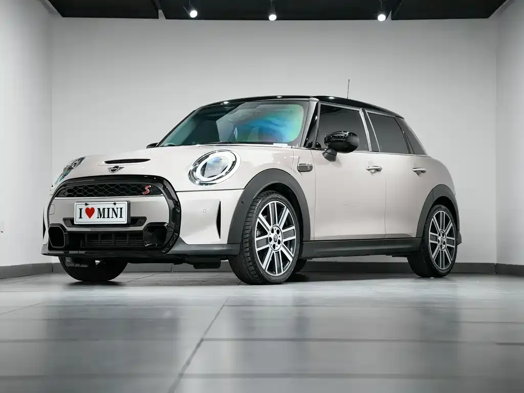 MINI Cooper (3-door) 2022 из CN, фото 2