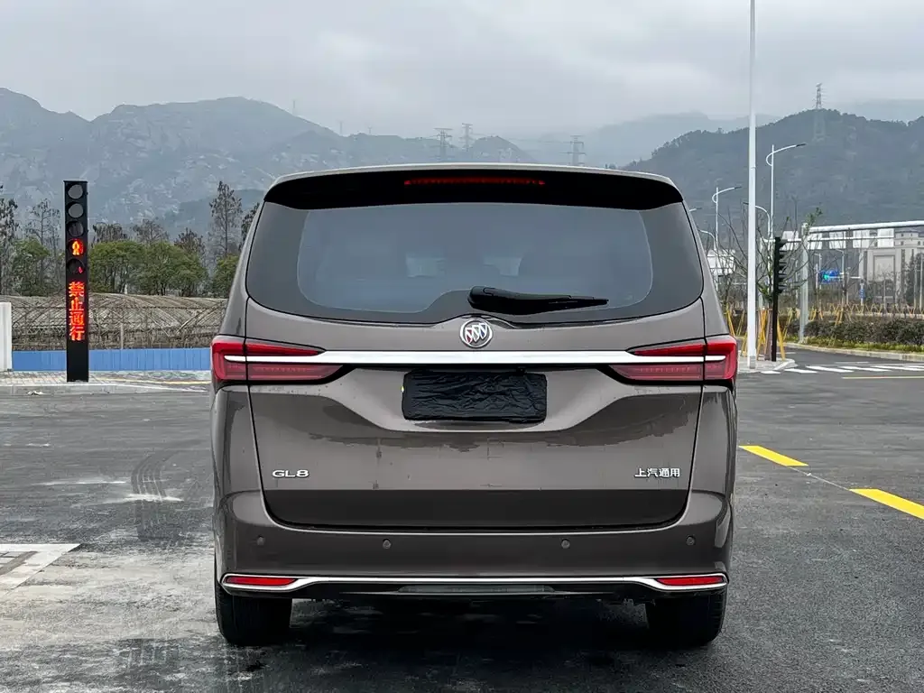Buick GL8 2024 из CN, фото 2