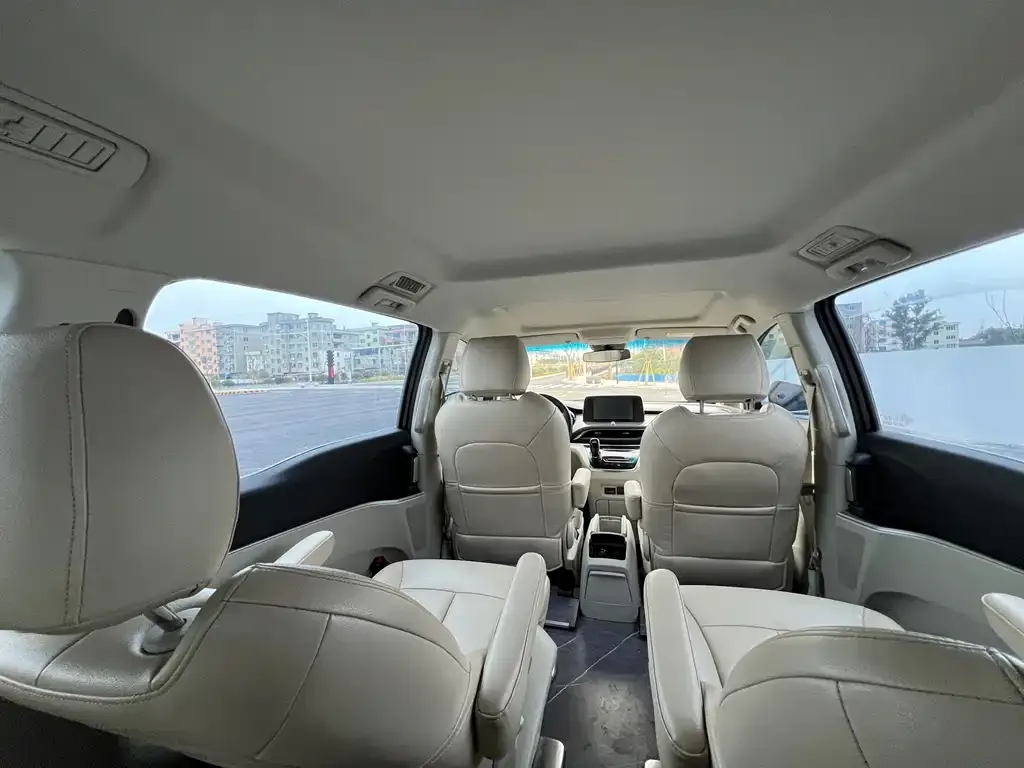 Buick GL8 2024 из CN, фото 4