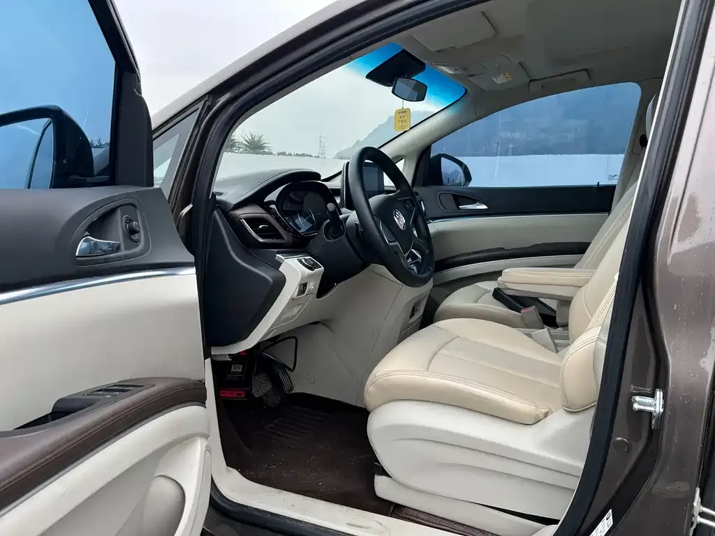 Buick GL8 2024 из CN, фото 8