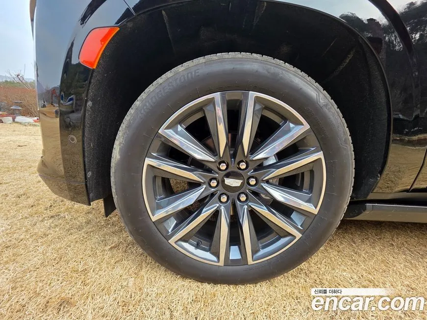 Cadillac Escalade 6.2 ESV 1