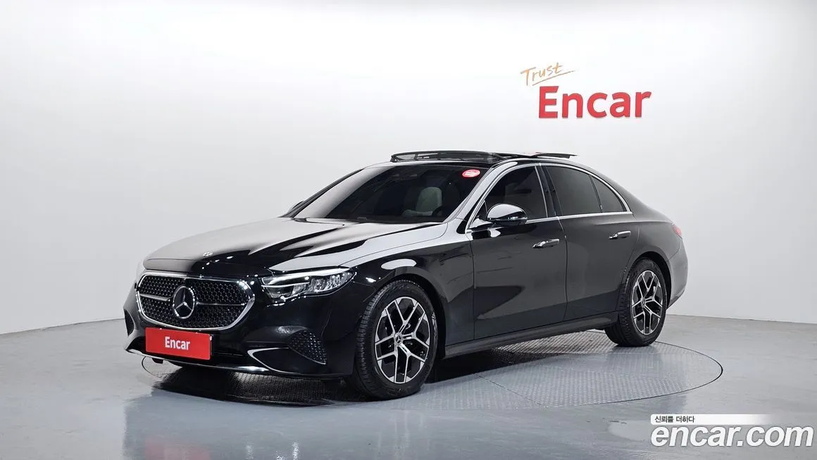 Mercedes-Benz E-Class — фото 1