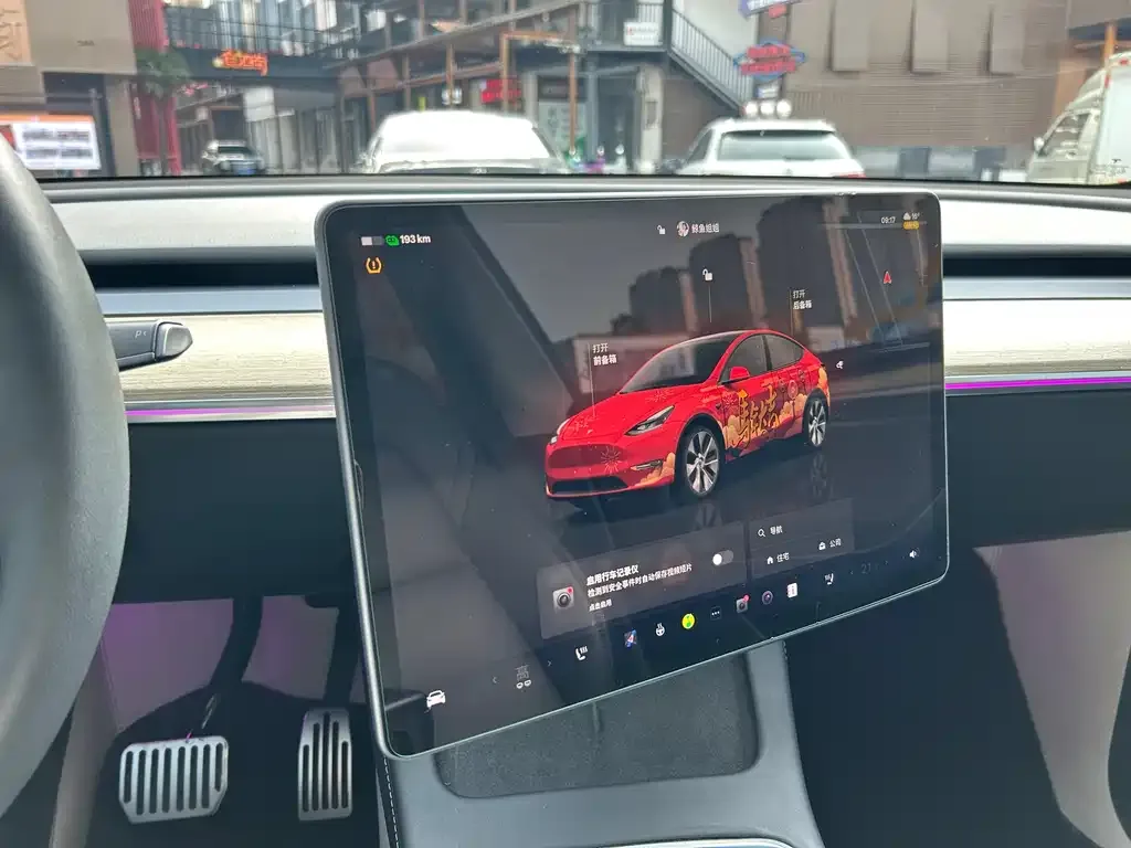 Tesla Model Y — фото 6