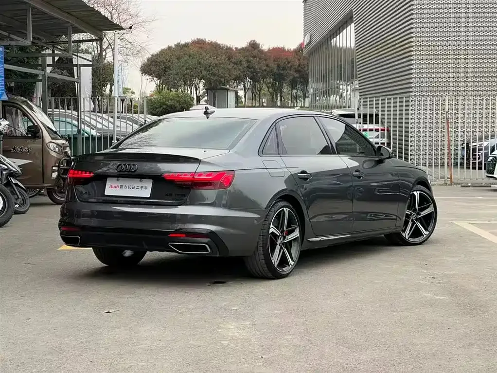 Audi A4L 2022 из CN, фото 5