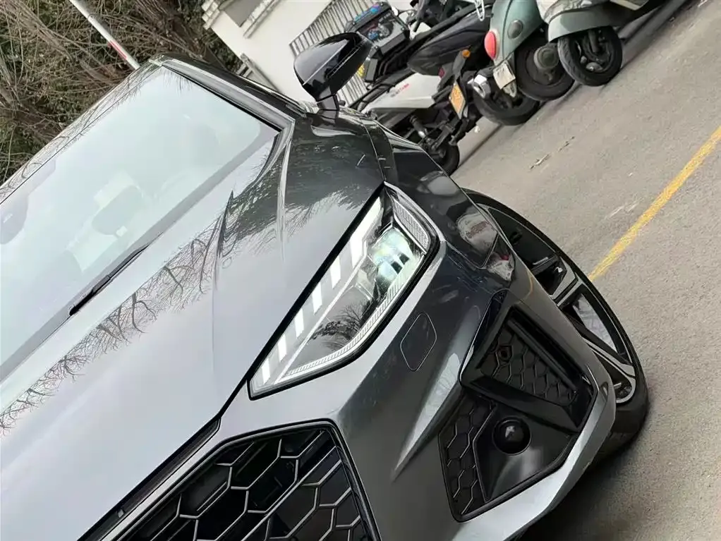 Audi A4L 2022 из CN, фото 6
