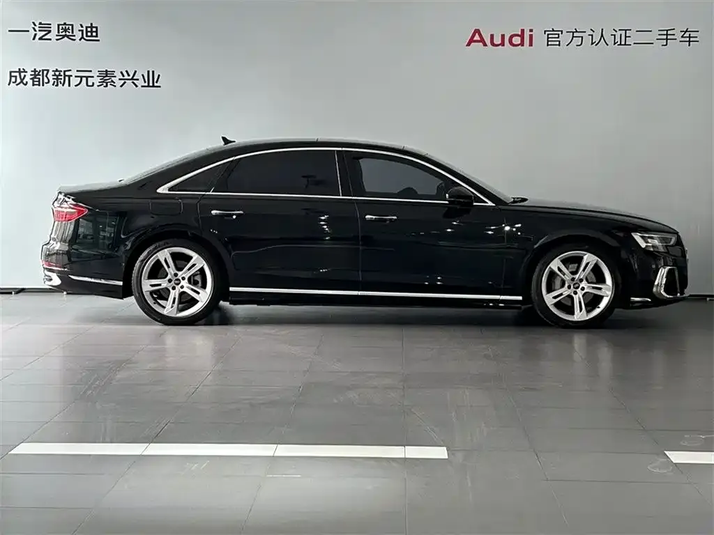 Audi A8 — фото 6